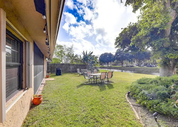 Riverfront Backyard & Grill: Sunrise Family Home