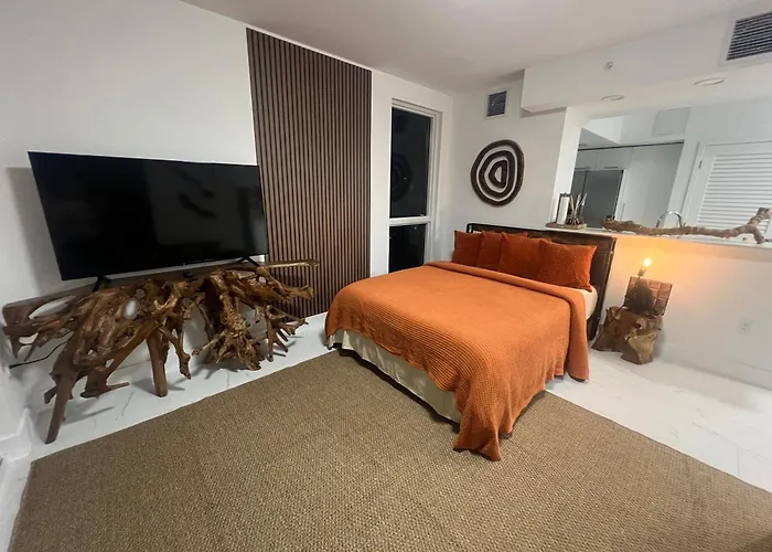 Monroe Apart Hotel