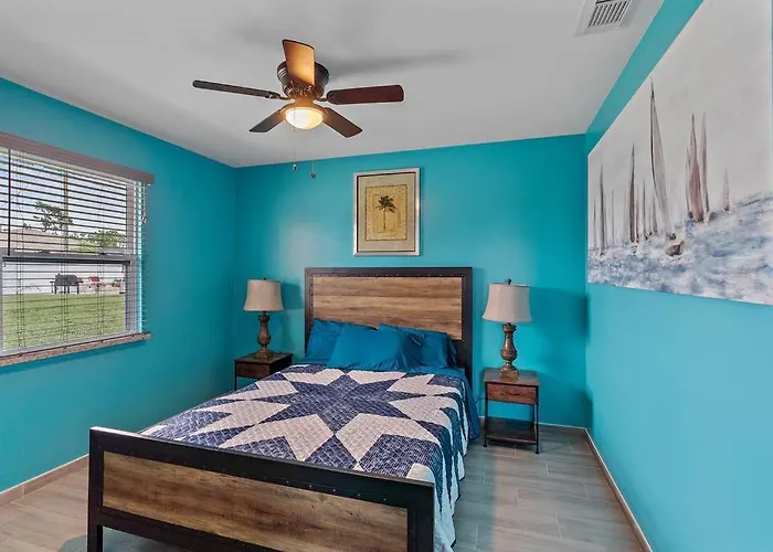 Newly Renovated, Cozy 2 Bedroom