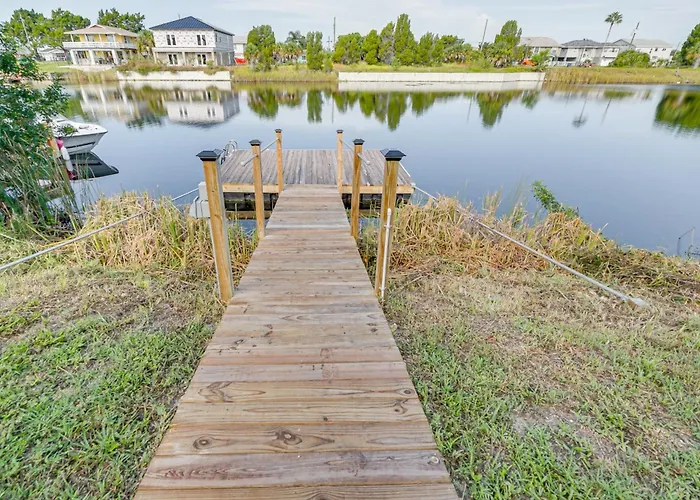 Bright Bayfront Home < 2 Mi To Hernando Beach!