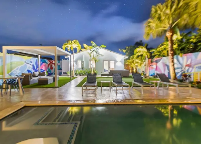 Exclusive Oasis, Exotic Pool & Miami Inspired Art