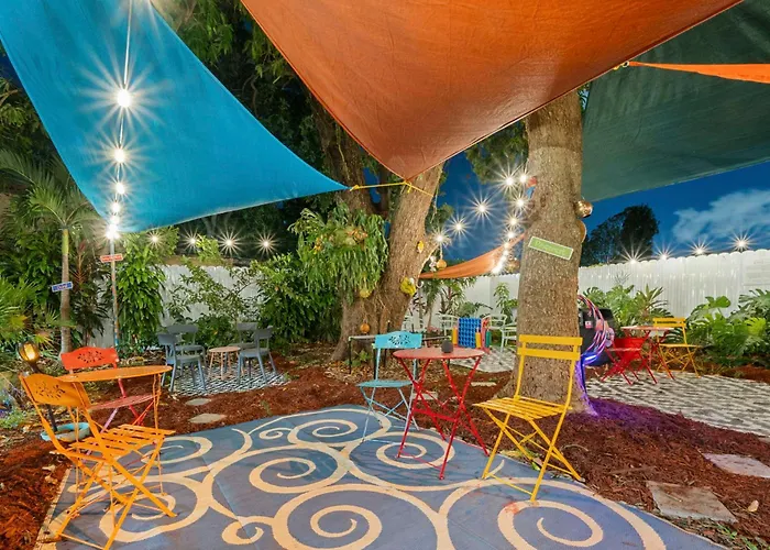 Stunning Little Havana Close To Airport, Calle Ocho, Brickell, Cruises,Wynwood And The Beaches - Free Parking