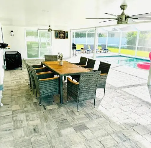 Coral Breeze - Remodeled Pool Game Room For 8!