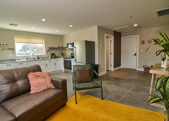 - Sunrise Beach Loft -