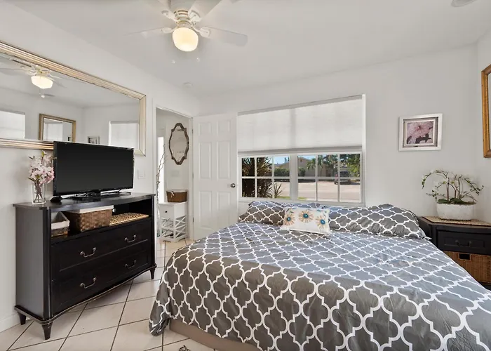 Superb Holiday Villa With A Pool In Bonita Springs
