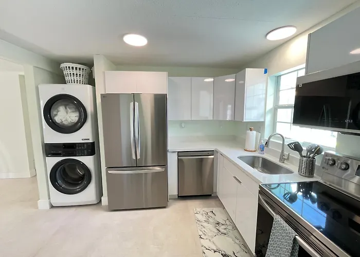 Weeki Wachee Retreat Canal Home With Hot Tub Kayaks Canoe And Boat With Trolling Motor Included