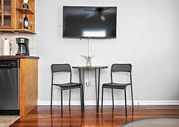 The Hipster Studio In Dtsp