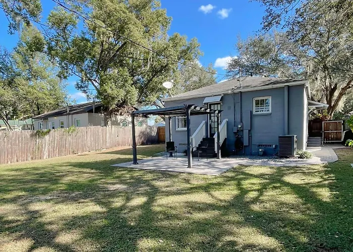 Walkable Dixieland District Gem With Yard