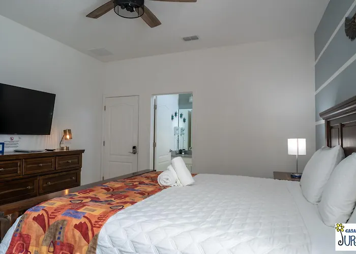 Deluxe Themed Private Rooms - Ensuite Bath & Pool Access By Casa Da Jura