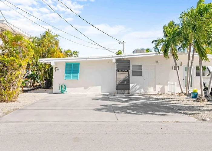 Seabreeze Cove Waterfront Gem 38 Foot Dock Cabana Club