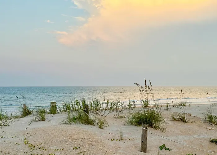Coreys Coastal Beach Getaway