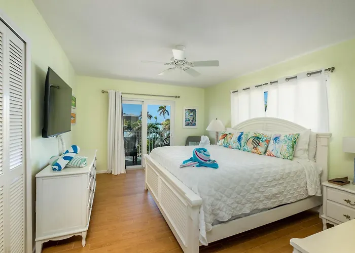 Florida Keys Sea Isle Condo Ocean Front Private Beach