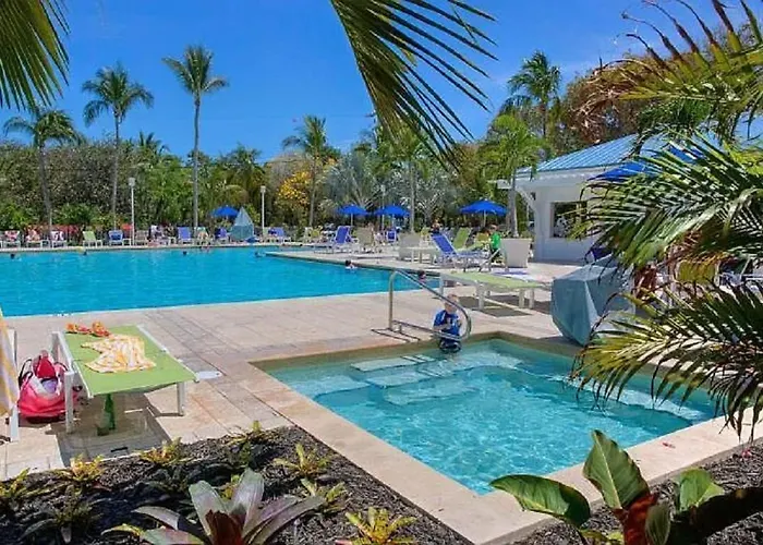 Villa Valbuena Ocean Pearl Key Largo Pool Restaurant Marina Pickleball