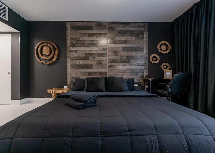 Monroe Apart Hotel