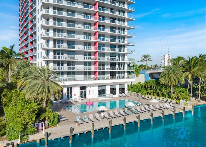Upper Studio - Balcony - Pool - Gym - Near Beach