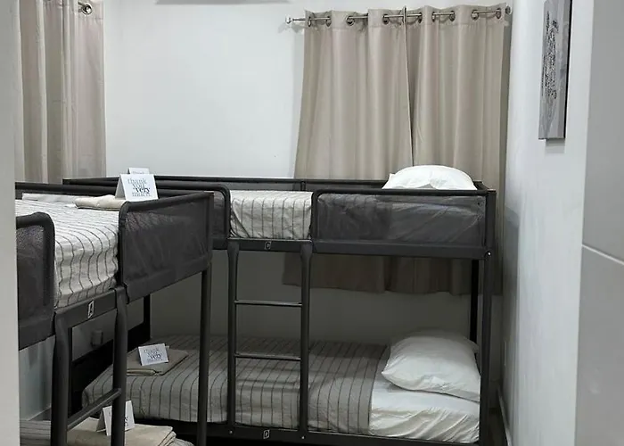 103 Miami Shared Rooms For Men Central Comfortable, Affordable