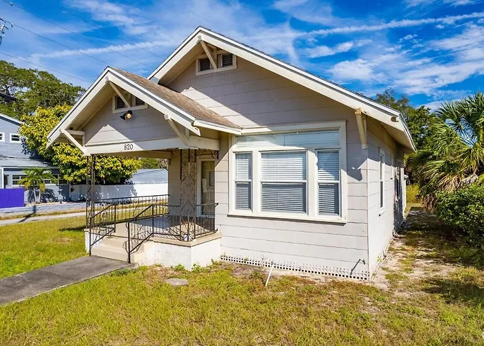 Cute 2B2B House, Walk To Sponge Dock, Pet Friendly