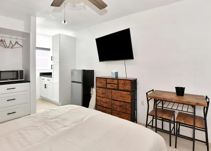 Blue Mist Motel - Room # 4