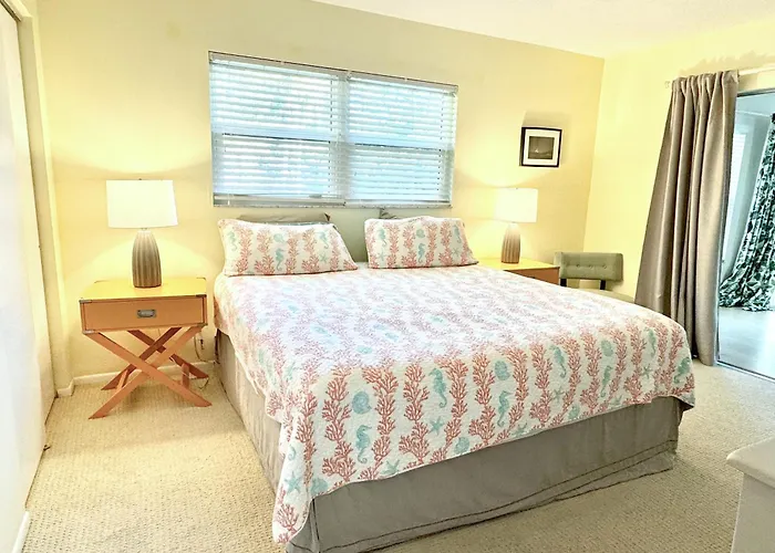 The Manasota Beach House Private Pool & Jacuzzi Close To The Beaches Pet Friendly