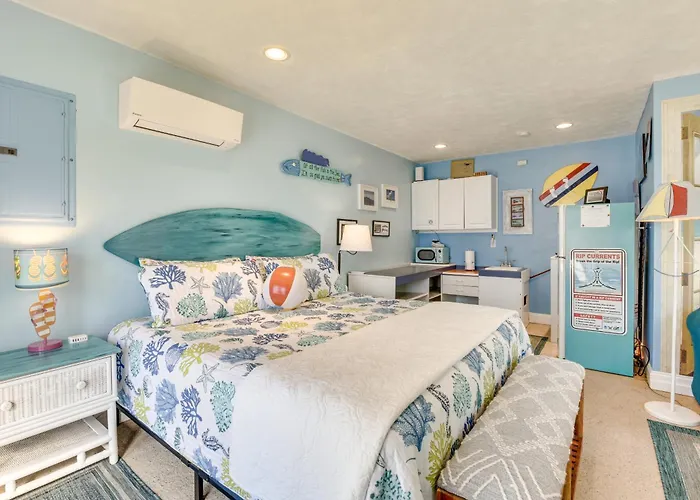 Pcb Studio W/ Private Patio: Steps To Beach!