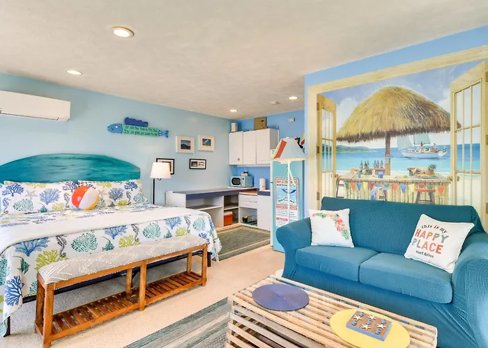 Pcb Studio W/ Private Patio: Steps To Beach!