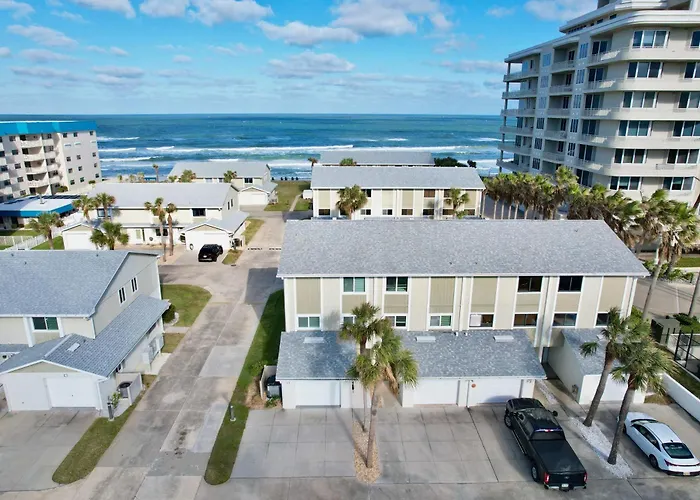 Zen Beach Retreat - Ocean View Townhouse -No Drive Beach