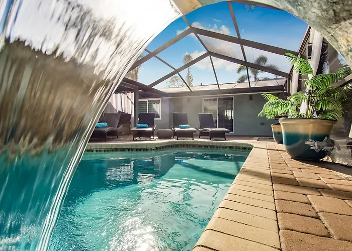 Beach Cottage With Heated Pool Just Off Siesta Key