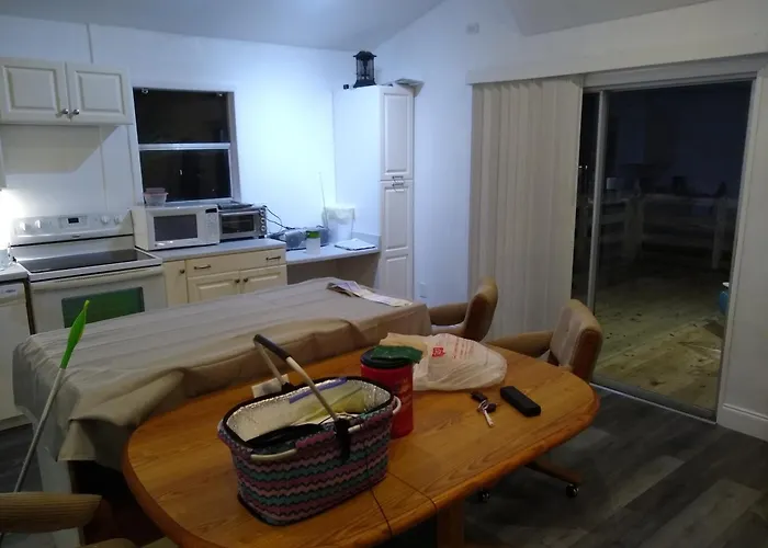 Airport Pie Hostel