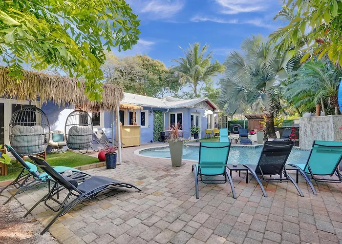Kiki 1 - Men'S Clothing Optional Guest Houses