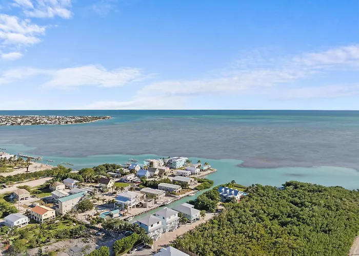 Luxury Waterfront Oasis W Heated Pool And 50' Dock