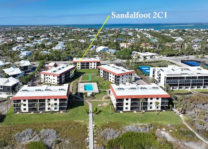 Spacious 2Nd Floor Condo Steps From The Beach On Sanibel Island 2C1