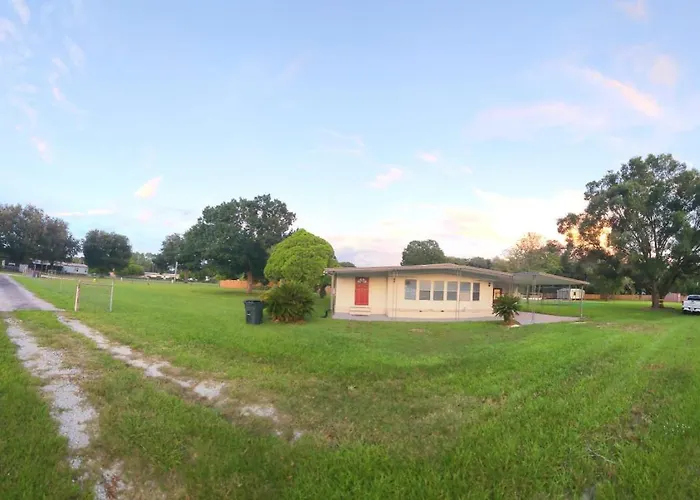 Country Home In The City With An Acre Of Land
