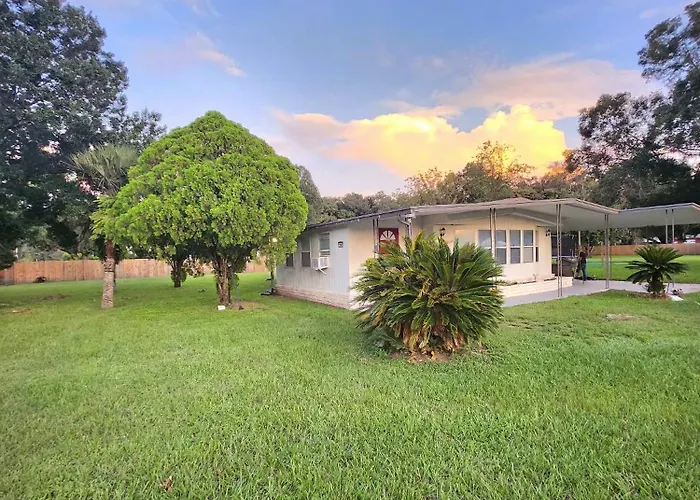 Country Home In The City With An Acre Of Land