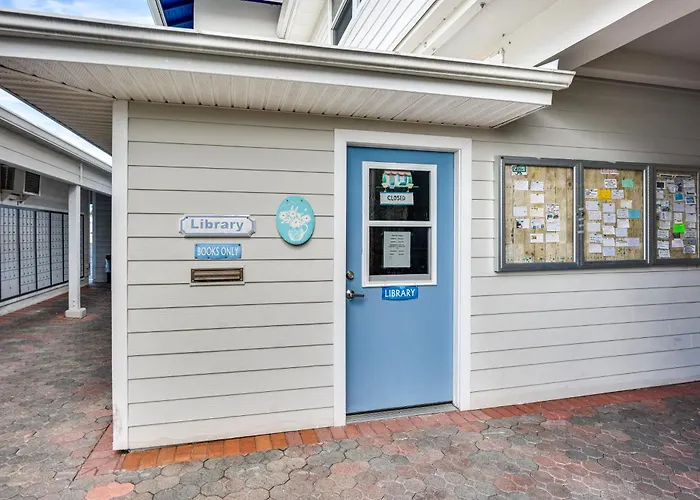 Waterfront Nettles Island Beach House: Pool Access