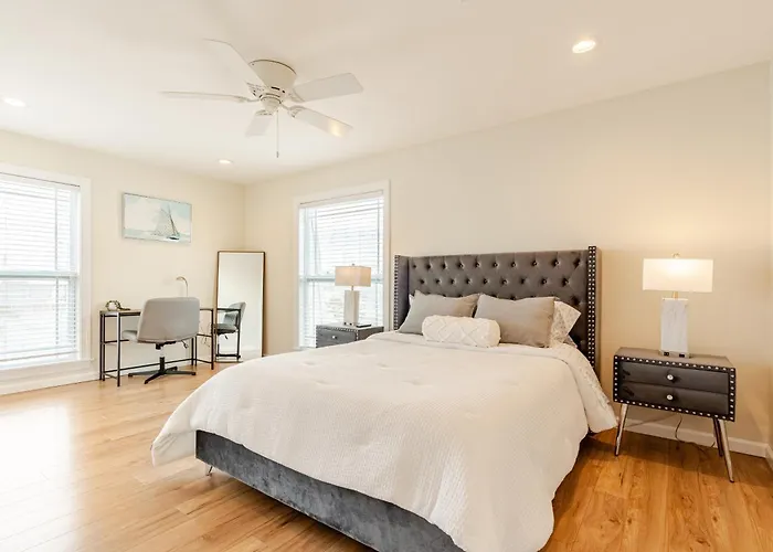 Luxury 2Br Oceanfront Condo With Rooftop Patio, 2 Minute Walk To The Beach!