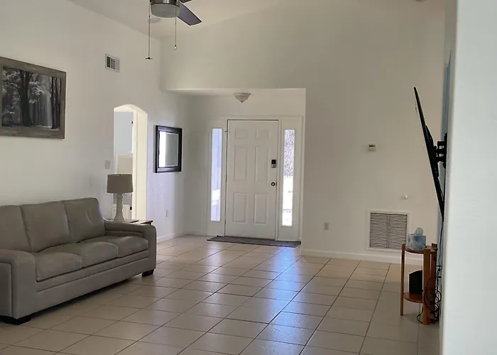 Punta Gorda Home, Sleeps 10