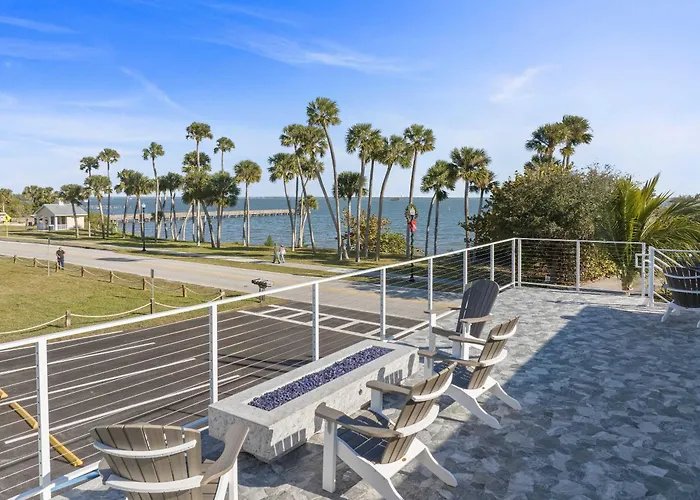 Waterside Condo In Sebastian