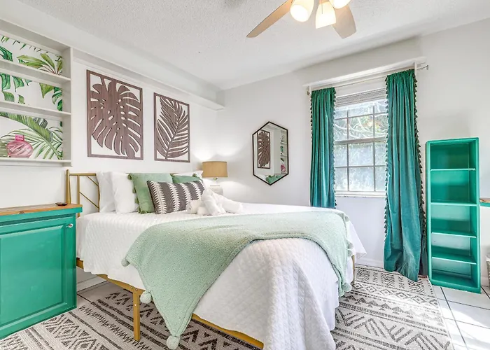 4 Mi To Jensen Beach Park: Family Home W/ Pool!