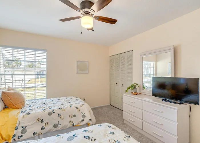 Fishing Dock & Grill: Pet-Friendly North Port Home