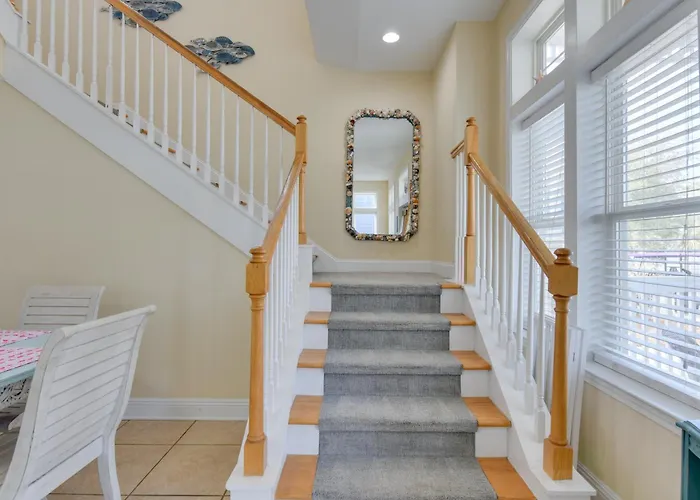 Santa Rosa Beach House W/ Spacious Deck