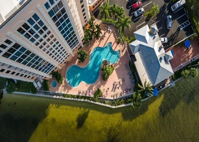 Perfect Island Escape - Beach, Pool, Restaurant & More! -Fmb Condo Island Paradise - Roelens