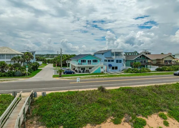Steps From Flagler Beach 2-Br Condo, Pet-Friendly W Balcony