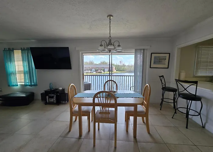 Beautiful Condo Close To Busch Gardens