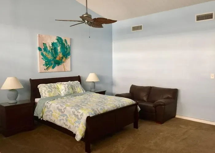 Blue Haven Condo - Waterfront, Heated Pool, Bay