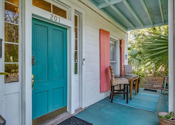 Old Carrabelle Hotel Magnolia Suite