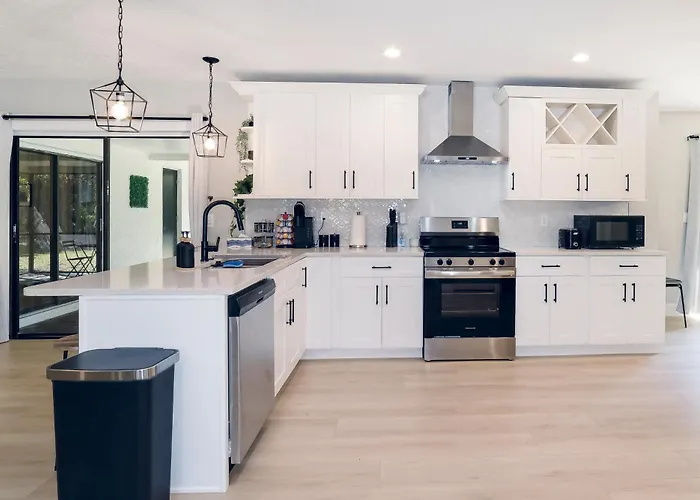 New 6Min To 3 Sister Springs, Spacious, Fun With Game Room
