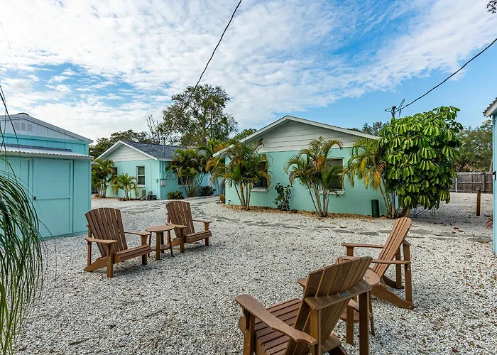 Close To Clearwater Beach And Honeymoon Island!