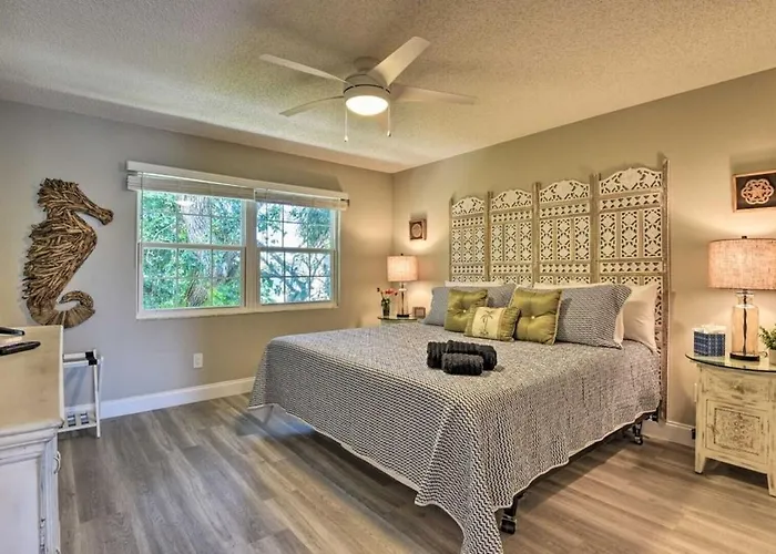 Dog Friendly Home By Flagler Avenue! Fenced Yard And Garage! Walk To The Beach!
