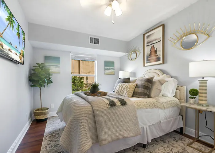4Br 3Ba Palm Beach Home - Firepit & Grill