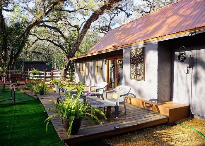 The Nature House Visit Springs, Pet Friendly!